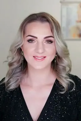 Raluca Leașcu Machiaj eveniment Brasov Curs automachiaj Brasov Machiaj sedinta foto Brasov