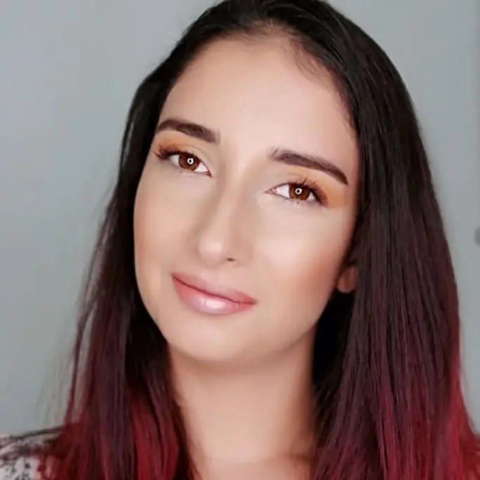 Raluca Leașcu Stilizare sprancene Machiaj eveniment Brasov Curs automachiaj Brasov Machiaj sedinta foto Brasov